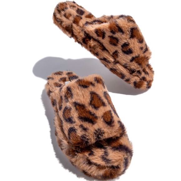 Leopard Print Faux Fur Slip On Slides - Picture 3 of 7